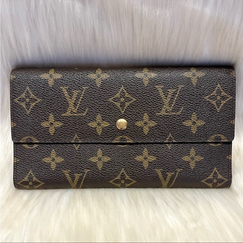 Authentic Louis Vuitton Sarah Wallet - Picture 2 of 12